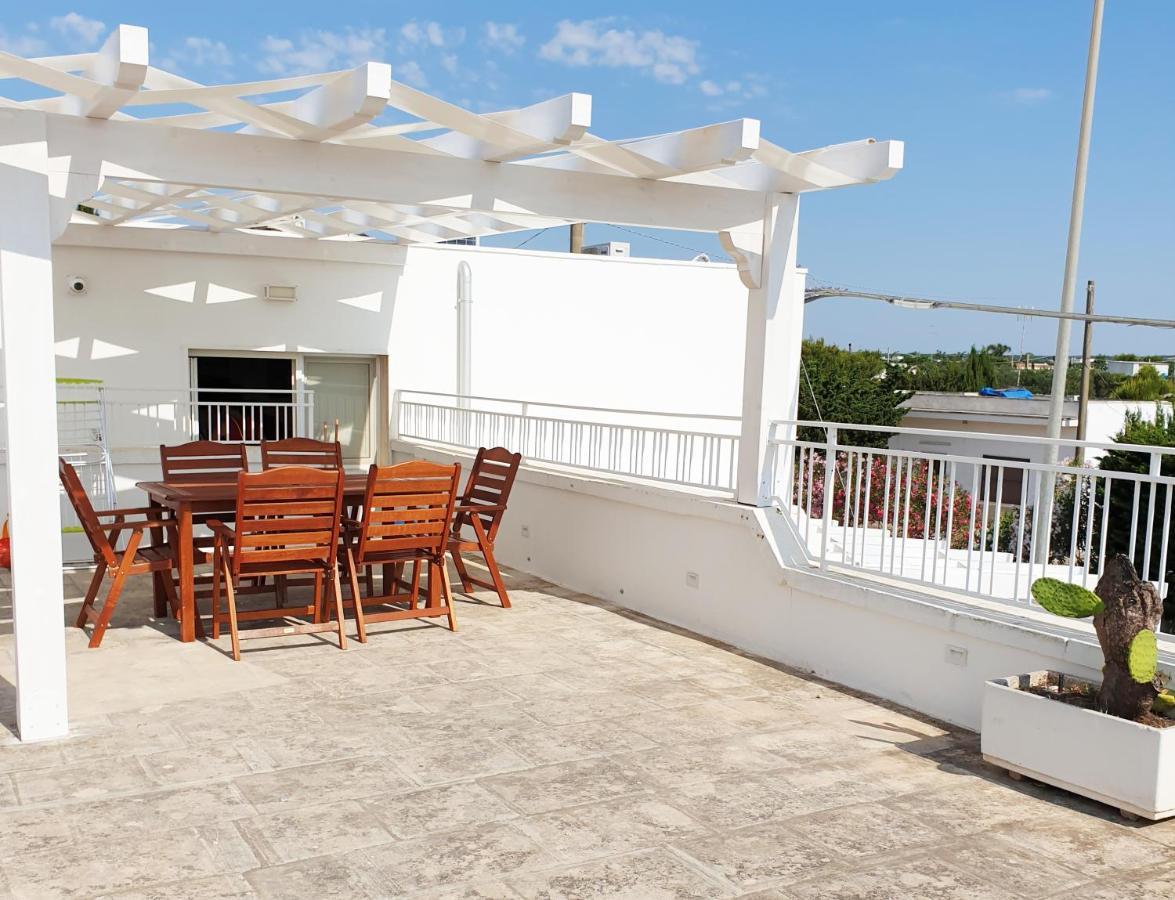 La Baia Apartments Torre Lapillo Exterior photo